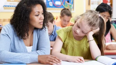 ¿Pueden los auxiliares docentes cubrir clases?