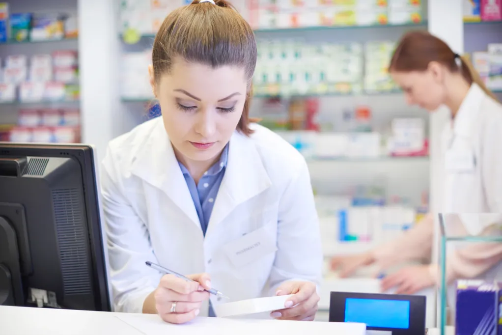 quién es un auxiliar de farmacia