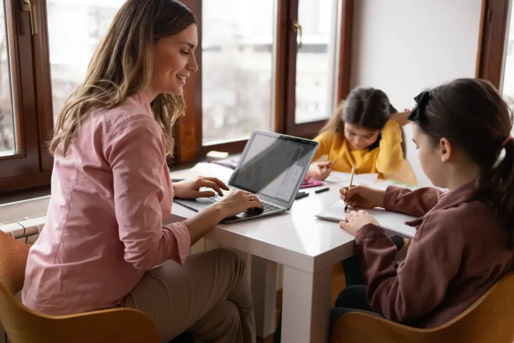 ¿pueden los auxiliares docentes cubrir las clases?